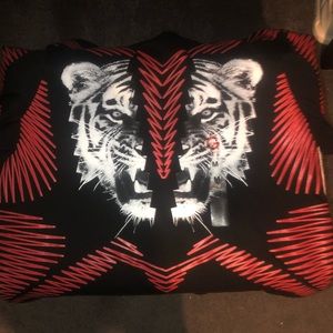 Mens medium guess crew neck shirt